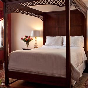 Queen Room 403